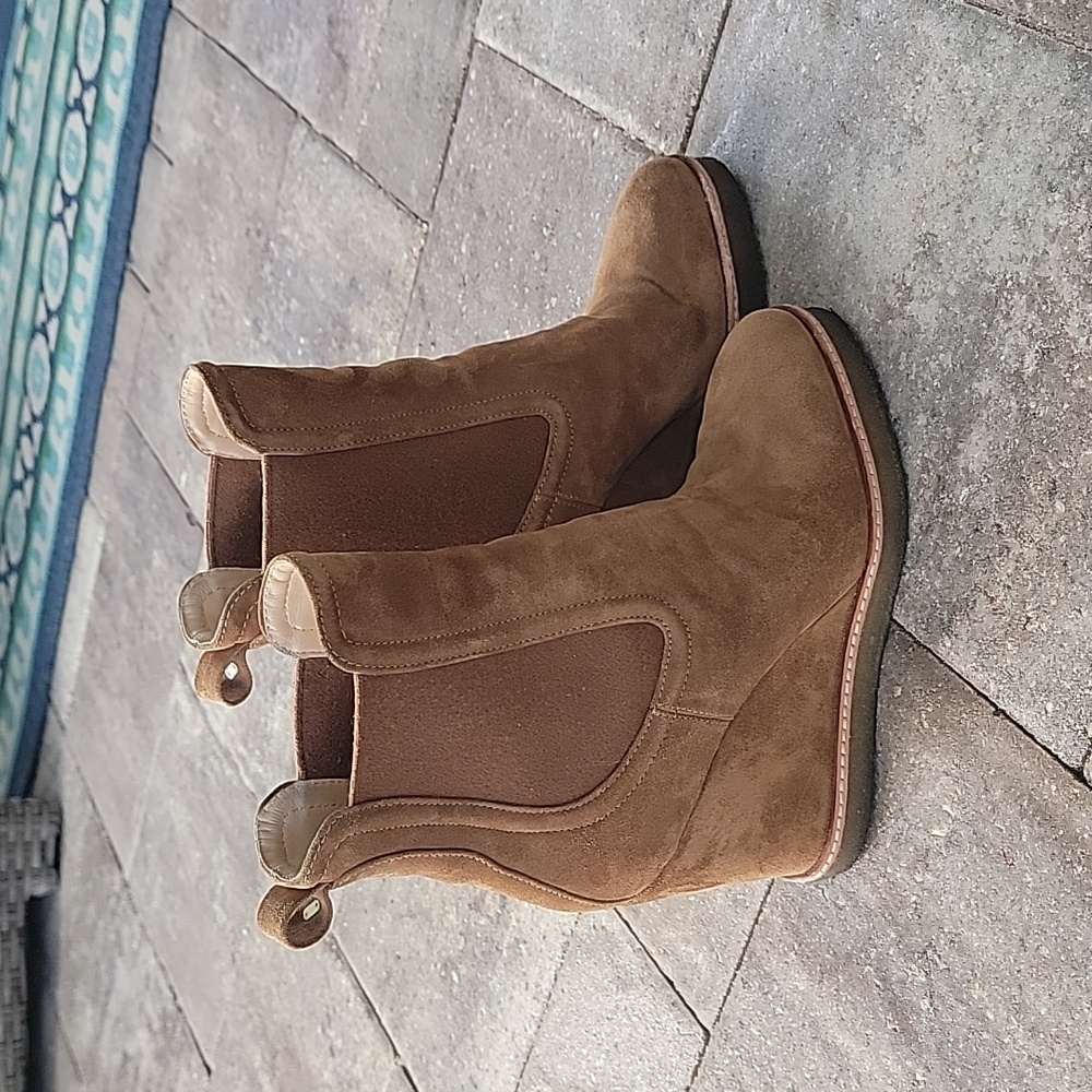 Veronica Beard Aari Water Repellent Suede Pull On Ankle Boots Sz 8.5